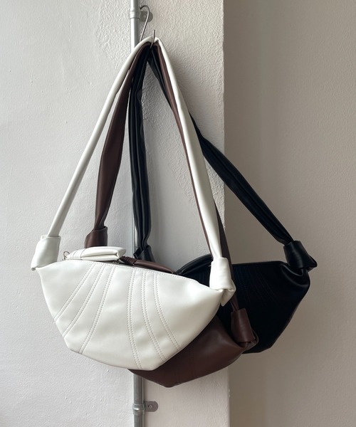 wee9s（ウィークス）の「croissant shoulder bag / クロワッサンショルダーバッグ（ショルダーバッグ・レディース・ブラック/ブラウン/アイボリー・FREE）」の9枚目の写真