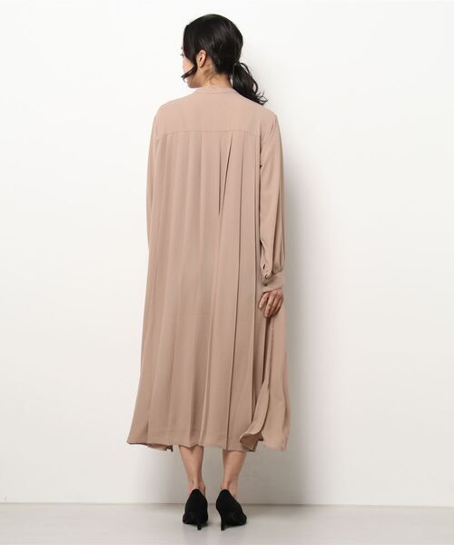 GeeRA(ジーラ)の「バックプリーツシャツワンピース(シャツワンピース・レディース・ブラック/ベージュ・MEDIUM/LARGE)」の10枚目の写真