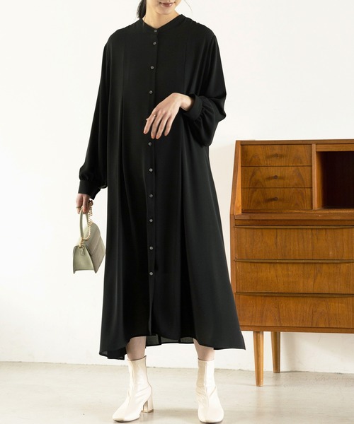 GeeRA(ジーラ)の「バックプリーツシャツワンピース(シャツワンピース・レディース・ブラック/ベージュ・MEDIUM/LARGE)」の2枚目の写真