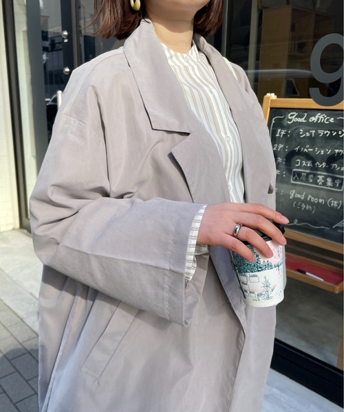 Meli rich(メリーリッチ)の「こなれ感をプラス。ダブルボタントレンチコート(トレンチコート・レディース・ベージュ/ネイビー/グレー/ピンクベージュ・MEDIUM/LARGE)」の20枚目の写真