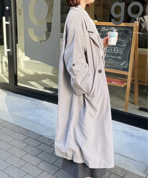 Meli rich(メリーリッチ)の「こなれ感をプラス。ダブルボタントレンチコート(トレンチコート・レディース・ベージュ/ネイビー/グレー/ピンクベージュ・MEDIUM/LARGE)」の21枚目の写真