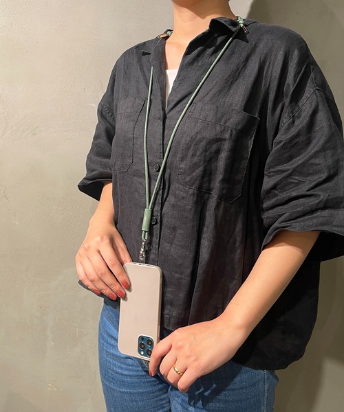 Beau're(ヴュレ)の「BEAURE ヴュレ カウレザー モバイルストラップ ショルダー(スマホグッズ・レディース・ホワイト/ブラック/ベージュ/オリーブ/パープル/グレー/シルバー/ネイビー・FREE)」の16枚目の写真