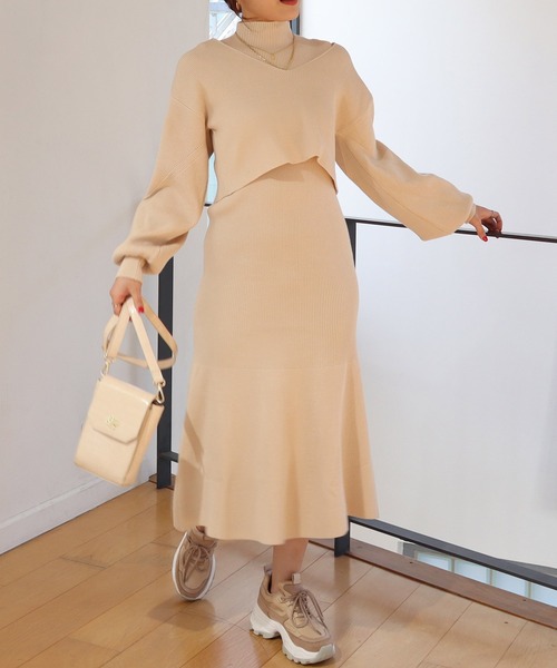 ROYAL PARTY(ロイヤルパーティー)の「【ZOZO限定】レイヤードニットマーメイドワンピース(ワンピース・レディース・ベージュ/オフホワイト/グリーン・FREE)」の4枚目の写真