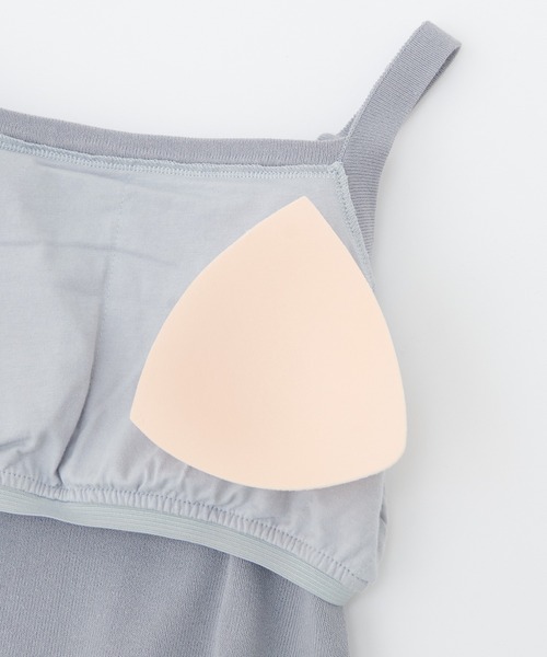 natural couture（ナチュラルクチュール）の「今季1枚は持っていたいマストアイテム　総針ニットカップつきタンク（キャミソール・レディース・オフホワイト/ブラック/ベージュ/ブルー・FREE）」の19枚目の写真