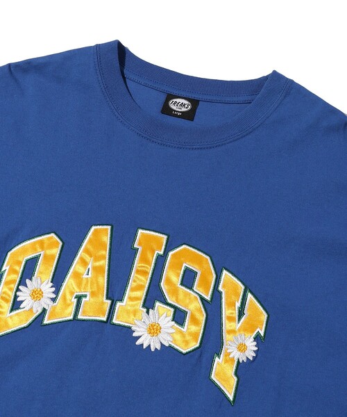 FREAK'S STORE(フリークスストア)の「WEB限定 ビッグシルエット DAISY フラワーアレンジ サテン刺繍 カレッジロゴ クルーネックTシャツ/アーチロゴ(Tシャツ/カットソー・メンズ・アッシュグレー/ブラック/ロイヤルブルー/ホワイト/ダークグリーン・MEDIUM/LARGE/SMALL)」の17枚目の写真