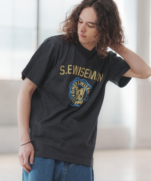 CAMBIO(カンビオ)の「mt7803-プリントT(s.e.wisemanネオンカレッジ)(Tシャツ/カットソー・メンズ・ブルー系その他/ブラック系その他/ミックスグレー・S/XL/L/M)」の1枚目の写真