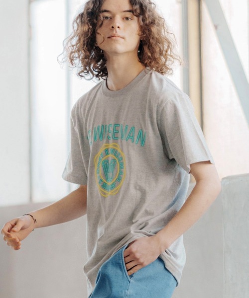CAMBIO(カンビオ)の「mt7803-プリントT(s.e.wisemanネオンカレッジ)(Tシャツ/カットソー・メンズ・ブルー系その他/ブラック系その他/ミックスグレー・S/XL/L/M)」の3枚目の写真