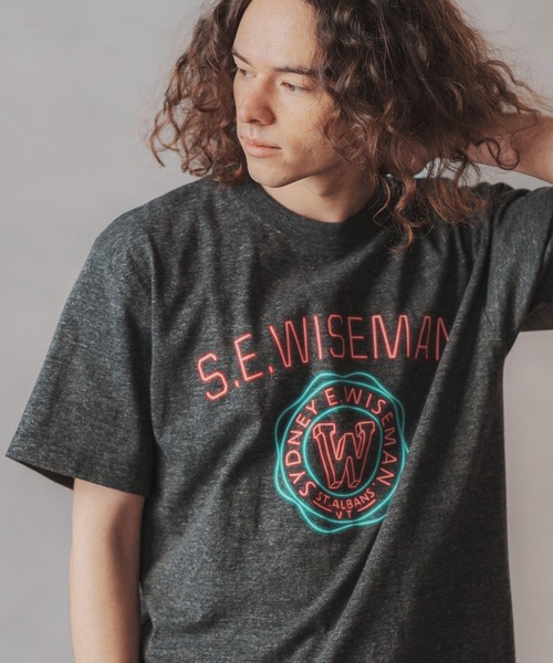 CAMBIO(カンビオ)の「mt7803-プリントT(s.e.wisemanネオンカレッジ)(Tシャツ/カットソー・メンズ・ブルー系その他/ブラック系その他/ミックスグレー・S/XL/L/M)」の7枚目の写真