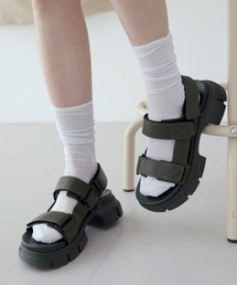 ストラップステッチ厚底サンダル