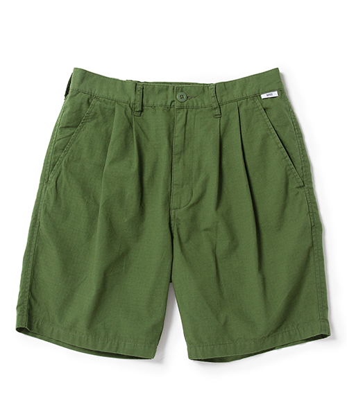 BEAMS（ビームス）の「VAPORIZE / ツープリーツ リップストップ ショーツ（その他パンツ・メンズ・ブラック/ブラウン系その他/オリーブ/ネイビー・SMALL/LARGE/MEDIUM）」の3枚目の写真