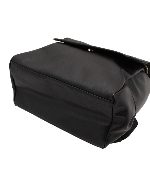 natural couture(ナチュラルクチュール)の「【natural couture NICE CLAUP】合皮リュック(バックパック/リュック・レディース・ホワイト/ブラック・FREE)」の6枚目の写真