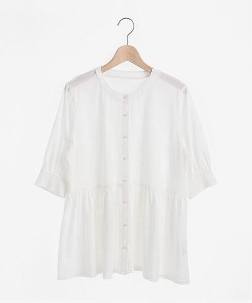 le.coeur blanc（ルクールブラン）の「パールボタンシルケット5分袖カーディガン（カーディガン/ボレロ・レディース・ブルー/ブラック/オフホワイト・38）」の4枚目の写真