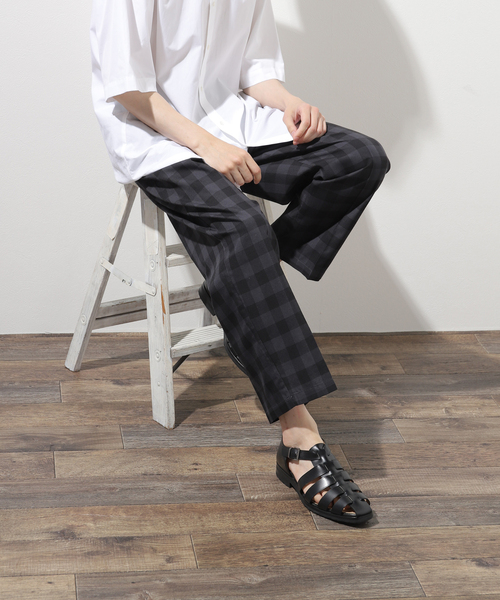 B.C STOCK(ベーセーストック)の「PLAID WIDE TAPERED パンツ(その他パンツ・メンズ・グレー/ブラック・MEDIUM/LARGE)」の1枚目の写真