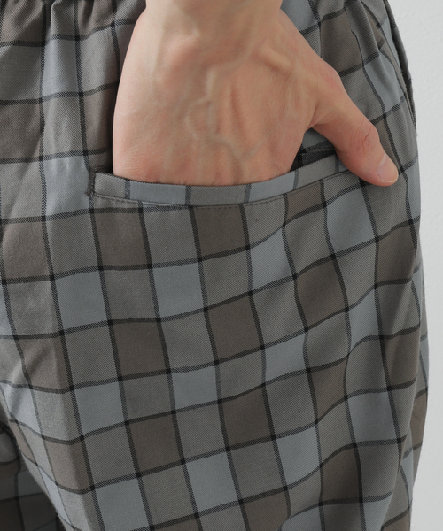B.C STOCK(ベーセーストック)の「PLAID WIDE TAPERED パンツ(その他パンツ・メンズ・グレー/ブラック・MEDIUM/LARGE)」の15枚目の写真