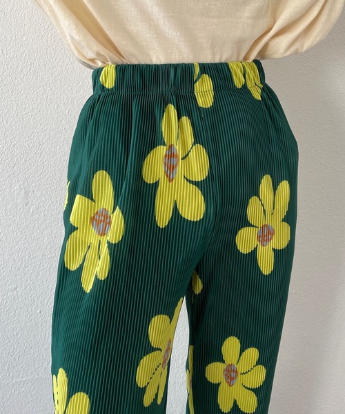 wee9s（ウィークス）の「relax flower pleats pants / リラックスフラワープリーツパンツ（その他パンツ・レディース・ブラック/グリーン・FREE）」の15枚目の写真