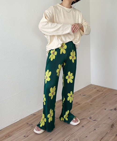 wee9s（ウィークス）の「relax flower pleats pants / リラックスフラワープリーツパンツ（その他パンツ・レディース・ブラック/グリーン・FREE）」の7枚目の写真