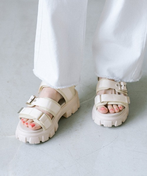 OLIVE des OLIVE（オリーブデオリーブ）の「コンバットソールスポーツサンダル（サンダル・レディース・ブラック/オフホワイト・SMALL/MEDIUM/LARGE）」の4枚目の写真