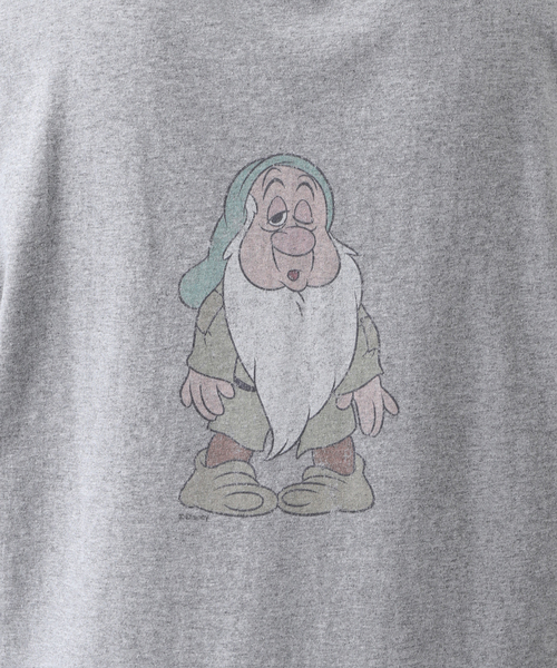 JOURNAL STANDARD(ジャーナルスタンダード)の「【7人の小人】スリーピー プリント Tシャツ(Tシャツ/カットソー・メンズ・グレー/ホワイト・X-LARGE/LARGE/MEDIUM)」の5枚目の写真