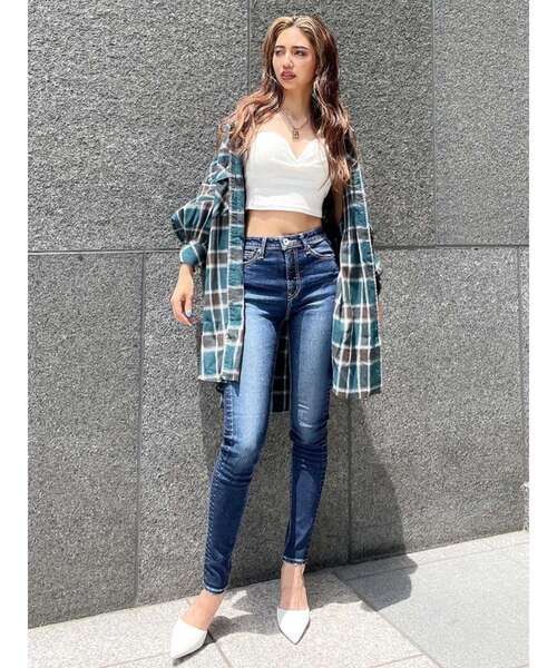 GYDA(ジェイダ)の「ミドルウエスト SHAPELY スキニーデニムパンツ(デニムパンツ・レディース・ライトブルー/インディゴブルー・X-SMALL/SMALL/MEDIUM)」の5枚目の写真