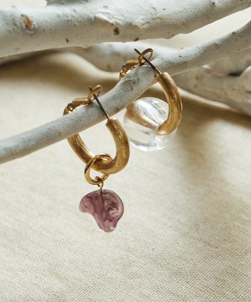 AMERICAN HOLIC（アメリカンホリック）の「アシンメトリーピアスC(ドイツガラス×クリア)（ピアス（両耳用）・レディース・シルバー/ゴールド・FREE）」の2枚目の写真