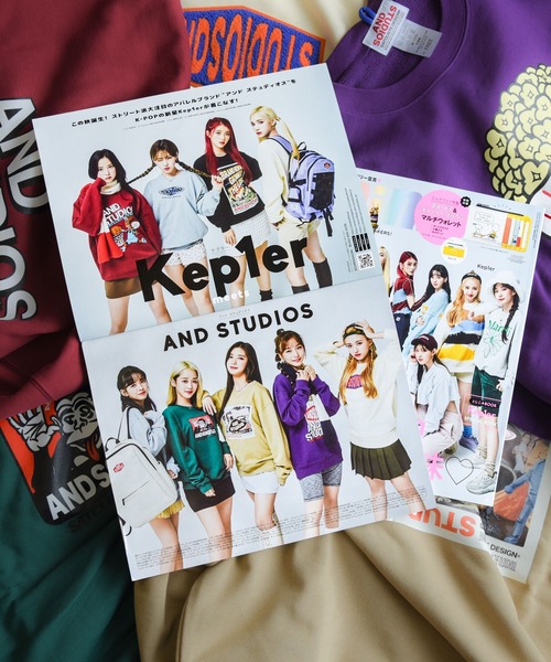 ANDSTUDIOS（アンドステュディオス）の「ANDSTUDIOS（アンドステュディオス）COLLIDE クルーネック ビッグシルエット スウェット トレーナー（スウェット・レディース・クリーム/グリーン/グレー/ワインレッド/パープル/カーキ/ブラック・ONE SIZE）」の15枚目の写真