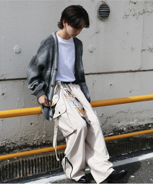 SPINNS(スピンズ)の「シルクライク総柄ユニセックススカーフ/首元・バッグ・ヘア・ビスチェ風にも◎(バンダナ/スカーフ・メンズ・G/K/I/A/M/H/F/E/B/J/D/C/L・ONESIZE)」の16枚目の写真