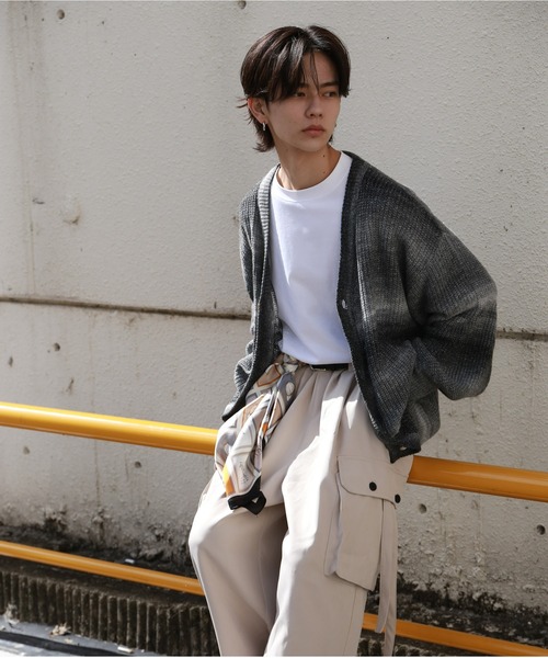 SPINNS(スピンズ)の「シルクライク総柄ユニセックススカーフ/首元・バッグ・ヘア・ビスチェ風にも◎(バンダナ/スカーフ・メンズ・G/K/I/A/M/H/F/E/B/J/D/C/L・ONESIZE)」の18枚目の写真