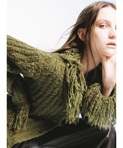 TheOpen Product(ザオープンプロダクト)の「THE OPEN PRODUCT /ザオープンプロダクト/ FRINGE DETAIL CARDIGAN GTO214KT005(ニット/セーター・レディース・ダークグレー/グリーン・1)」の6枚目の写真