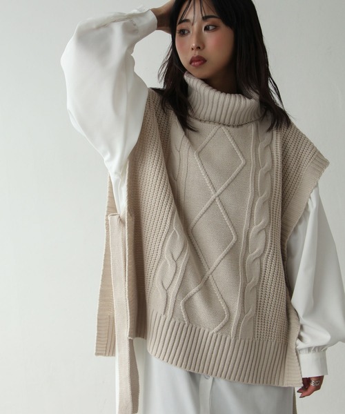 Chillfar(チルファー)の「5Gタートルニットベスト(ベスト・レディース・ライトベージュ/オレンジ/ブルー/ブラック・FREE)」の1枚目の写真