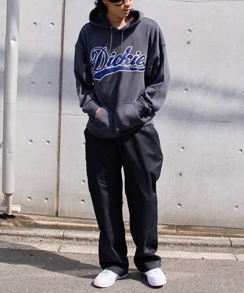 Dickies(ディッキーズ)の「【Dickies】裏毛カレッジアップリケスウェットプルパーカー フーディー ※(パーカー・メンズ・ブラック/グリーン/チャコールグレー/ネイビー/ライトグレー・XL/L/M)」の13枚目の写真