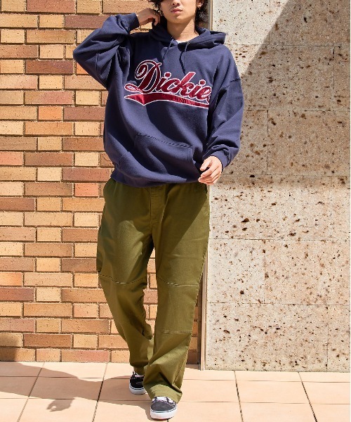 Dickies(ディッキーズ)の「【Dickies】裏毛カレッジアップリケスウェットプルパーカー フーディー ※(パーカー・メンズ・ブラック/グリーン/チャコールグレー/ネイビー/ライトグレー・XL/L/M)」の21枚目の写真