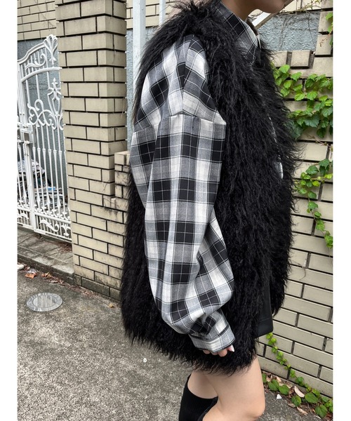 WC（ダブル シー）の「ボリュームフェイクファーベスト（ベスト・レディース・ホワイト/ブラック/ピンク・FREE）」の9枚目の写真