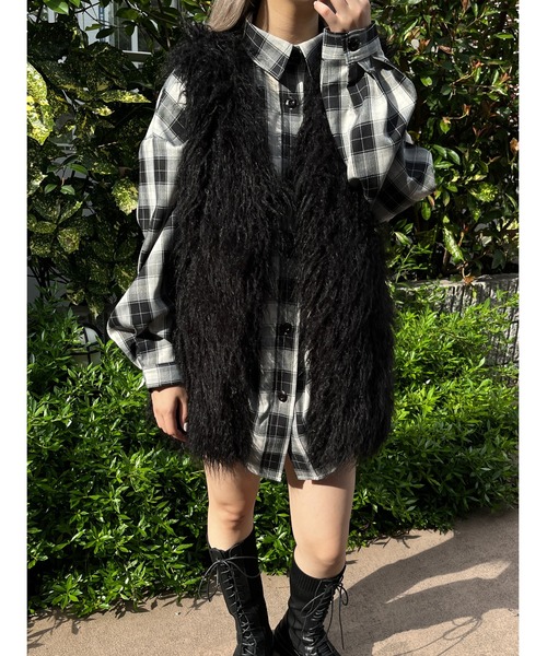 WC（ダブル シー）の「ボリュームフェイクファーベスト（ベスト・レディース・ホワイト/ブラック/ピンク・FREE）」の12枚目の写真