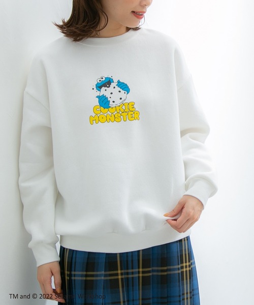 Honeys（ハニーズ）の「セサミ／ビッグスウェットトップス（スウェット・レディース・グリーン/オフホワイト/オートミール/ブルー/ブラック・M/L/LL）」の2枚目の写真