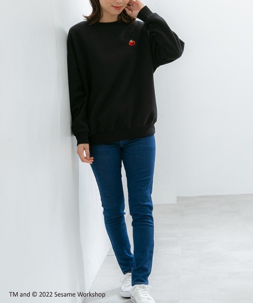 Honeys（ハニーズ）の「セサミ／ビッグスウェットトップス（スウェット・レディース・グリーン/オフホワイト/オートミール/ブルー/ブラック・M/L/LL）」の9枚目の写真