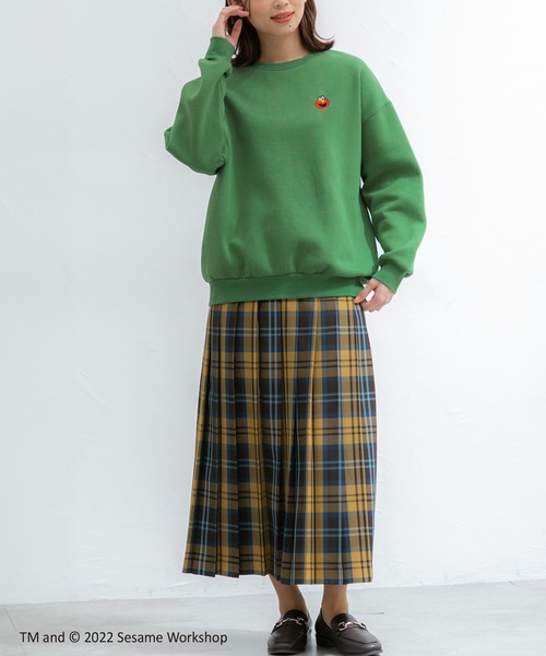 Honeys（ハニーズ）の「セサミ／ビッグスウェットトップス（スウェット・レディース・グリーン/オフホワイト/オートミール/ブルー/ブラック・M/L/LL）」の16枚目の写真