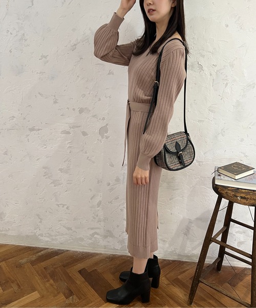 FREE'S MART（フリーズマート）の「ウォームストレッチリブブラウジングニットワンピース（ワンピース・レディース・ベージュ/ブラウン/ブラック/ライトグリーン・SMALL/MEDIUM）」の14枚目の写真