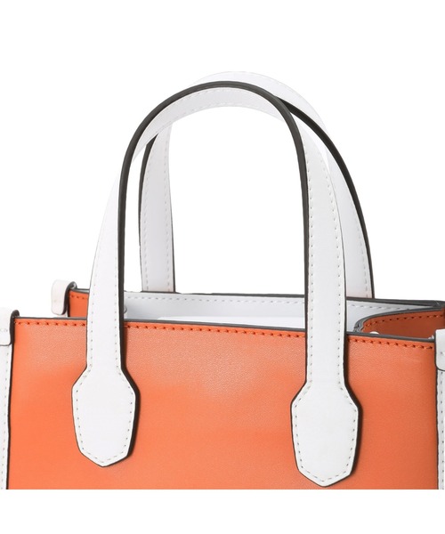 Guess（ゲス）の「SILVANA 2 Cmprtmnt Mini Tote（トートバッグ・レディース・オレンジ/ブラック・ONE SIZE）」の6枚目の写真