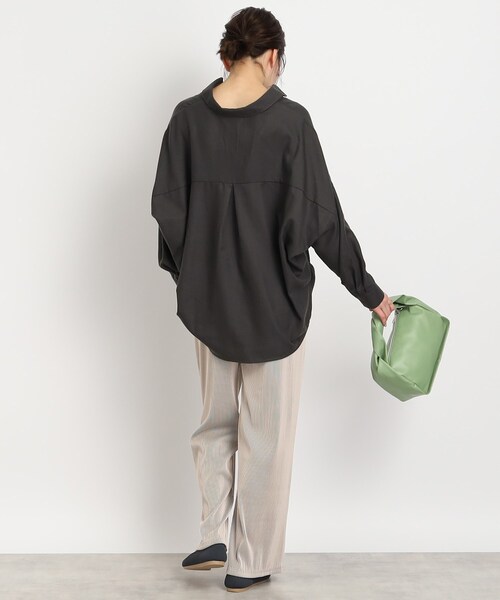 SHOO・LA・RUE（シューラルー）の「◆ドルマン衿付きシャツ（シャツ/ブラウス・レディース・ホワイト系/ピンク系/チャコールグレー/ブルー・00）」の21枚目の写真