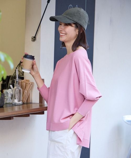 Elura(エルーラ)の「<2024春登場>サラサラタッチボートネックニット(ニット/セーター・レディース・ブルー系その他3/レッド/オフホワイト/ブラック/ボルドー/グリーン系その他4/ブルー/グリーン/ネイビー/ピンク系その他7/レッド系その他5/ブルー系その他5/ブラウン系その他2/ラベンダー/ライトイエロー/ライトベージュ/マスタード・LARGE/MEDIUM/SMALL)」の21枚目の写真