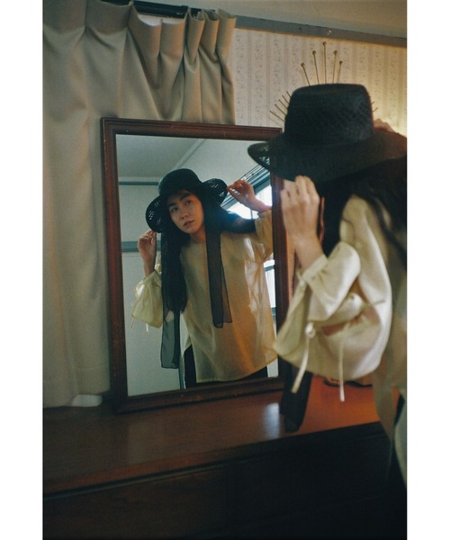 BLACK BY MOUSSY(ブラックバイマウジー)の「sheer blouse(シアーブラウス)(シャツ/ブラウス・レディース・ホワイト/ライトベージュ/グリーン・FREE)」の5枚目の写真