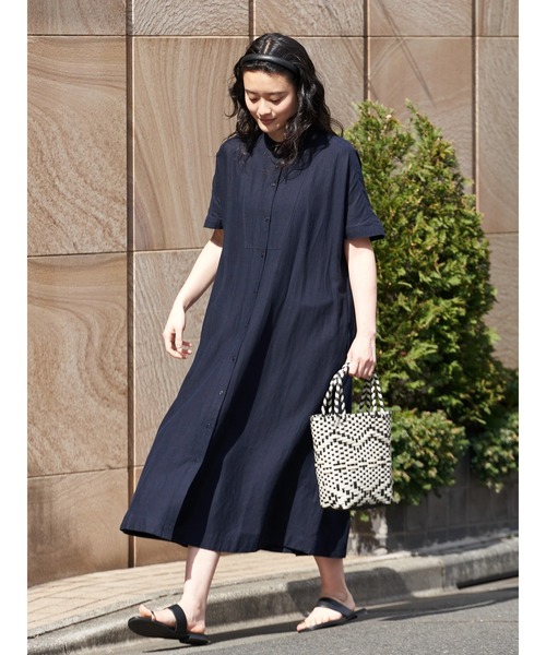 AMERICAN HOLIC(アメリカンホリック)の「リネンブレンドバンドカラーワンピース(ワンピース・レディース・ネイビー/ブラウン/ストライプ/ライトベージュ・M/L)」の4枚目の写真