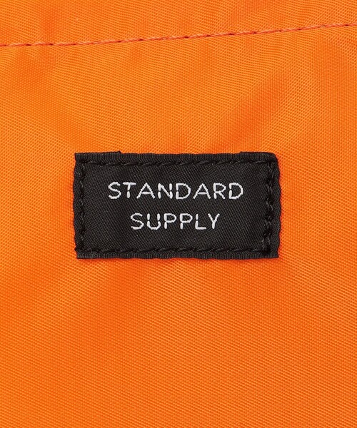 SHIPS(シップス)の「STANDARD SUPPLY:ショルダーバッグ(トートバッグ・レディース・ブラック/ライトホワイト/オレンジ・ONE SIZE)」の9枚目の写真