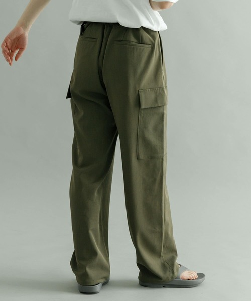 URBAN RESEARCH（アーバンリサーチ）の「ワンタックカーゴパンツ（カーゴパンツ・メンズ・チャコールグレー/オリーブ・MEDIUM/LARGE）」の5枚目の写真