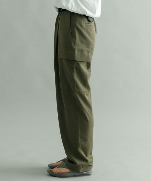 URBAN RESEARCH（アーバンリサーチ）の「ワンタックカーゴパンツ（カーゴパンツ・メンズ・チャコールグレー/オリーブ・MEDIUM/LARGE）」の18枚目の写真
