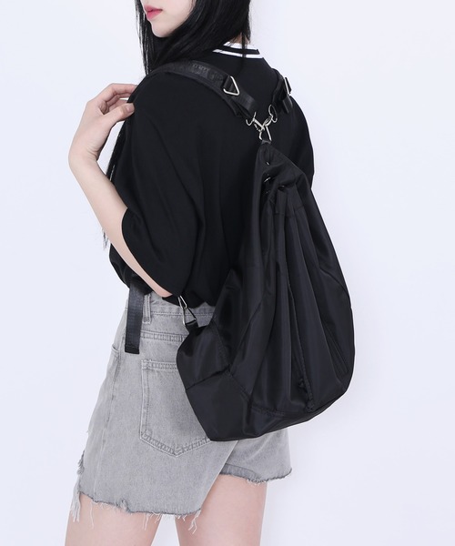 Figments(フィグメンツ)の「巾着バックパック(バックパック/リュック・レディース・ブラック/シルバー・FREE)」の2枚目の写真