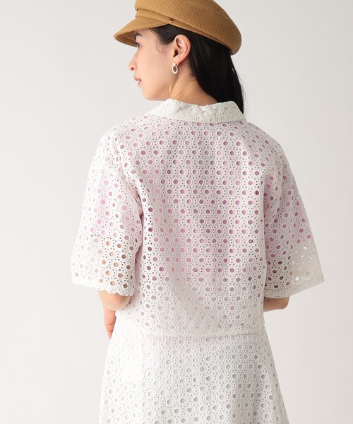 OPAQUE.CLIP（オペークドットクリップ）の「◆セットアップ対応 サークルモチーフレース クロップドシャツ【イージーケア/洗濯機洗い可】（シャツ/ブラウス・レディース・ホワイト系/ブラック・40/38）」の7枚目の写真
