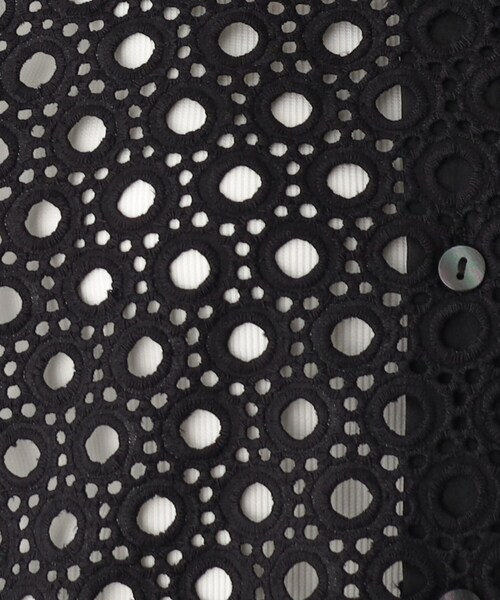 OPAQUE.CLIP（オペークドットクリップ）の「◆セットアップ対応 サークルモチーフレース クロップドシャツ【イージーケア/洗濯機洗い可】（シャツ/ブラウス・レディース・ホワイト系/ブラック・40/38）」の10枚目の写真