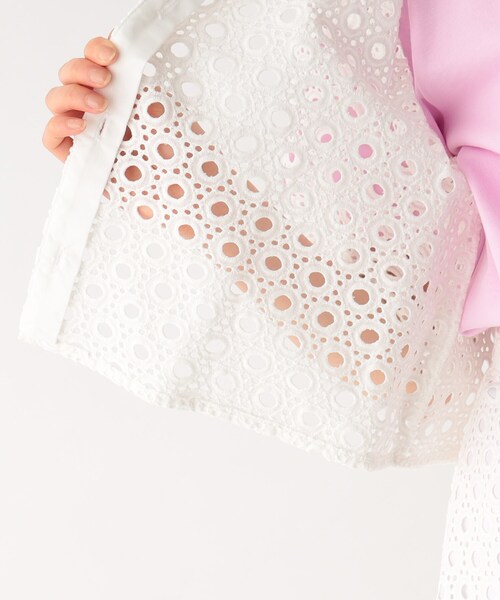 OPAQUE.CLIP（オペークドットクリップ）の「◆セットアップ対応 サークルモチーフレース クロップドシャツ【イージーケア/洗濯機洗い可】（シャツ/ブラウス・レディース・ホワイト系/ブラック・40/38）」の8枚目の写真