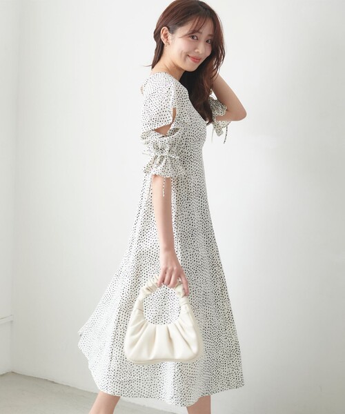 Feroux(フェルゥ)の「【洗える】ショルダーオープンドット ワンピース(ワンピース・レディース・ホワイト系5/ブラック系5・F)」の10枚目の写真